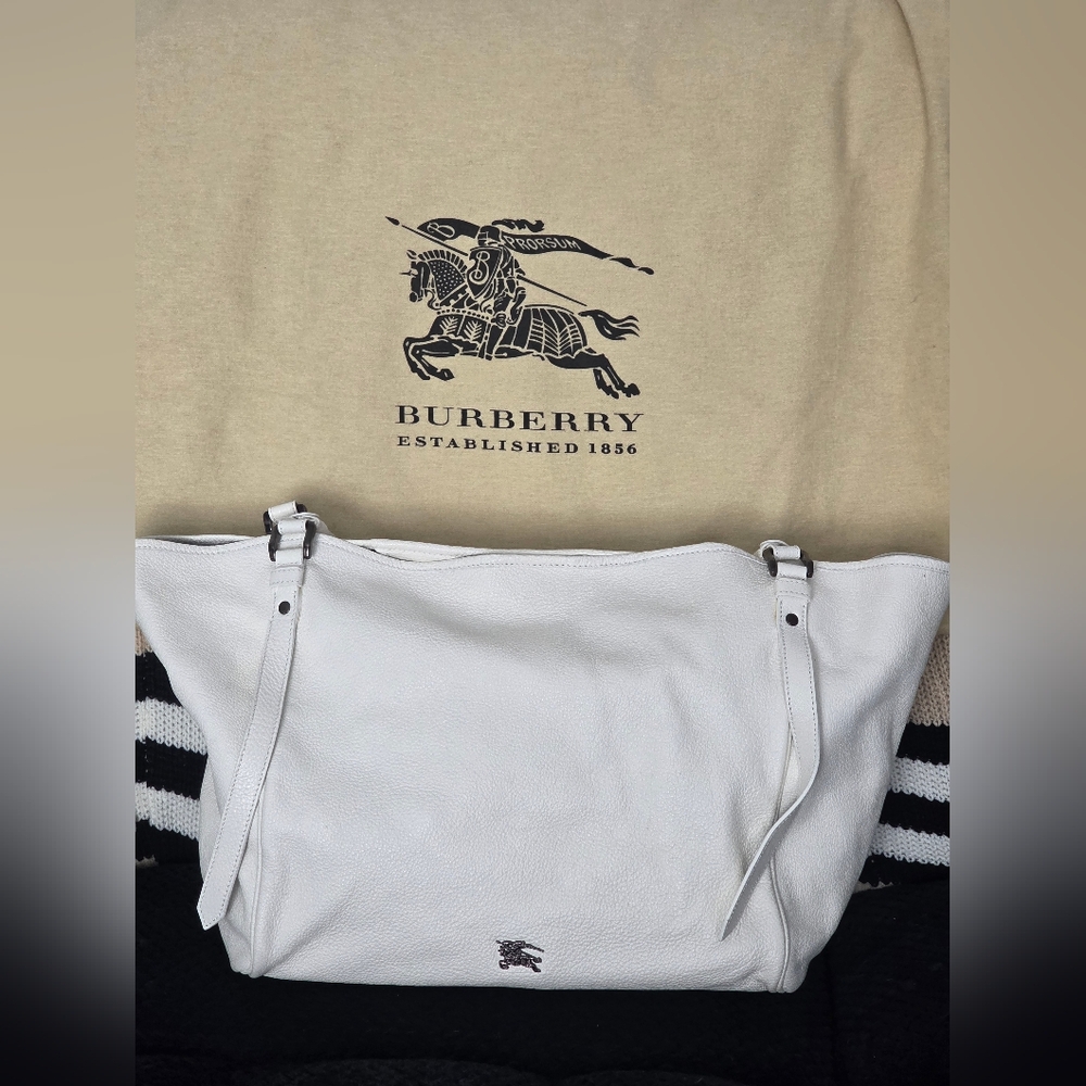Pebble Leather Very Large Burberry White Tote Bag